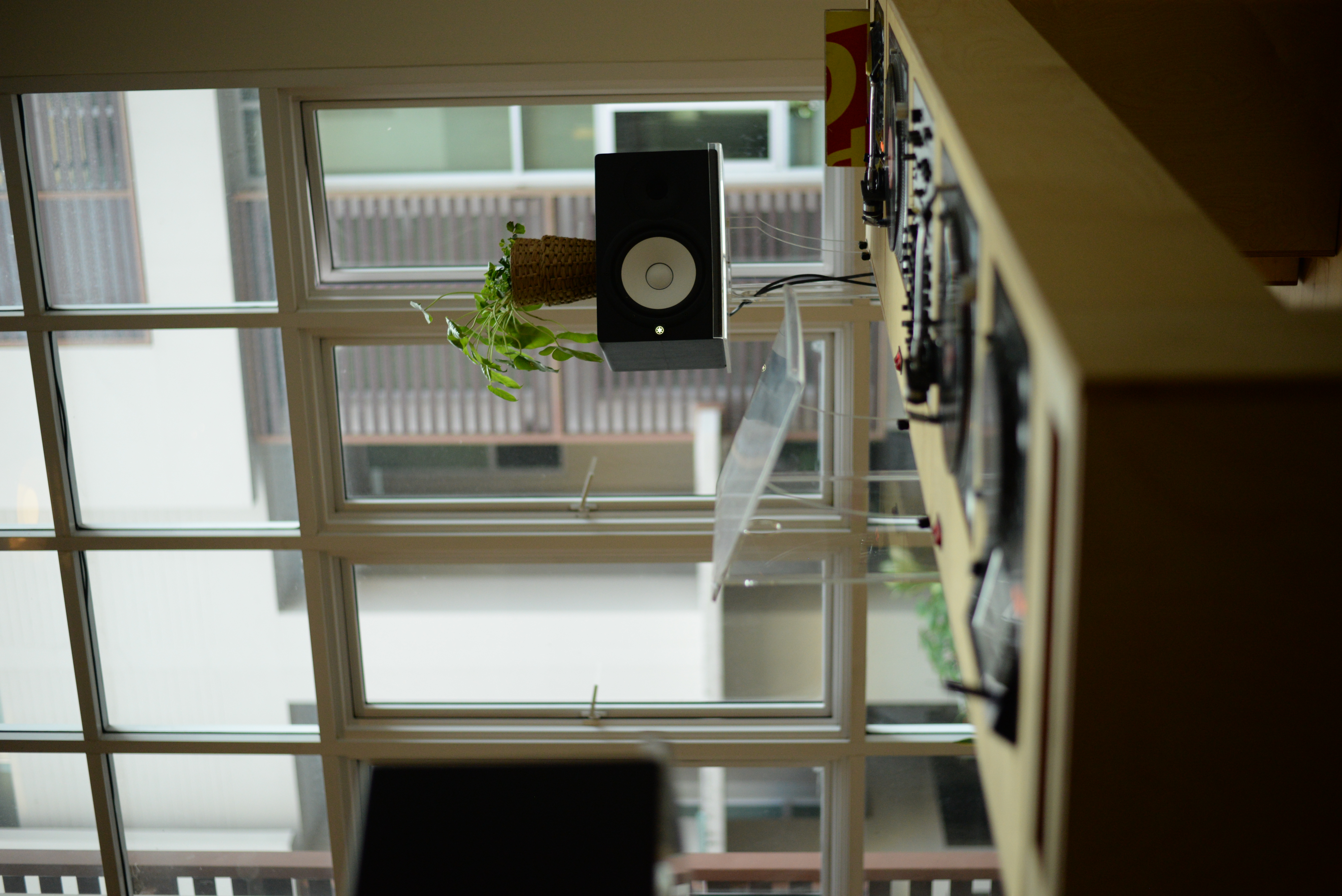 Build 003 speaker window