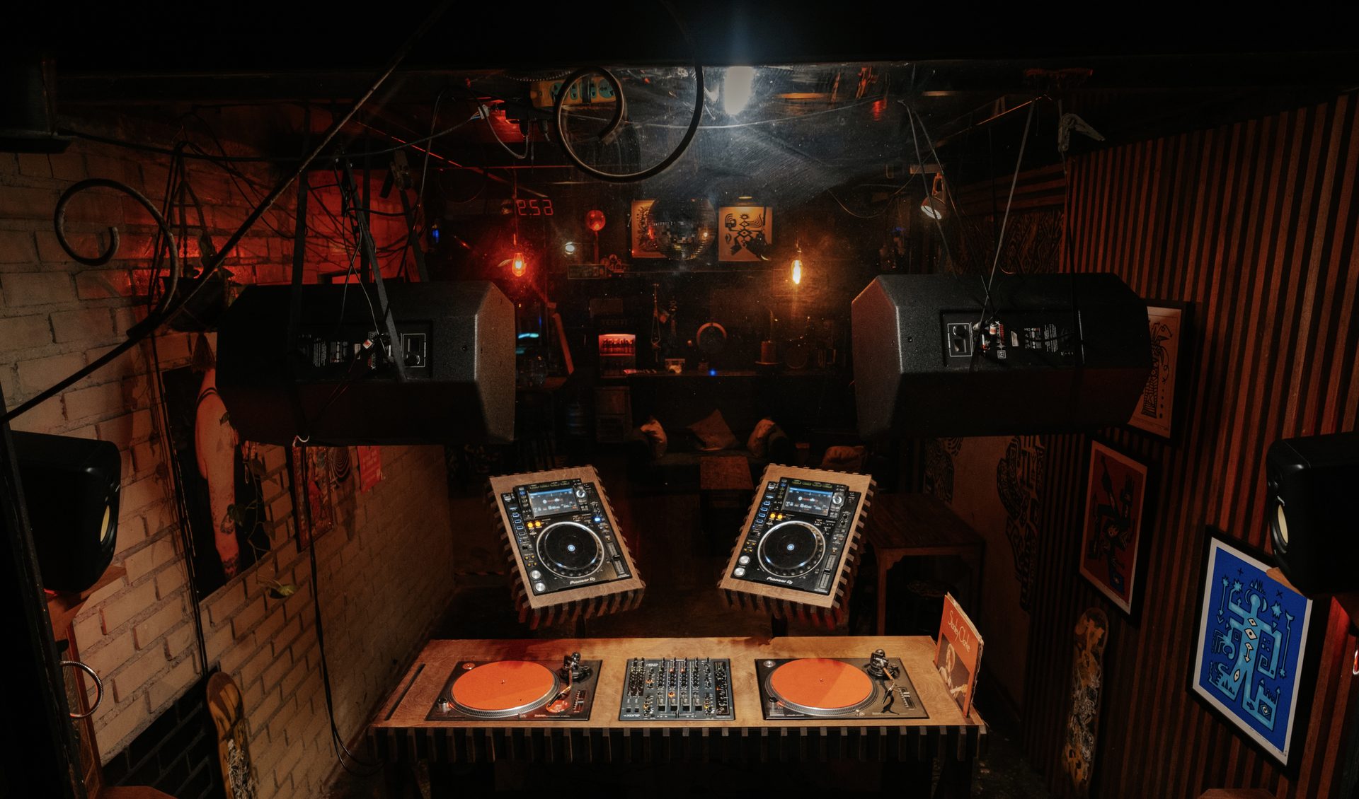 12x12 full booth overview